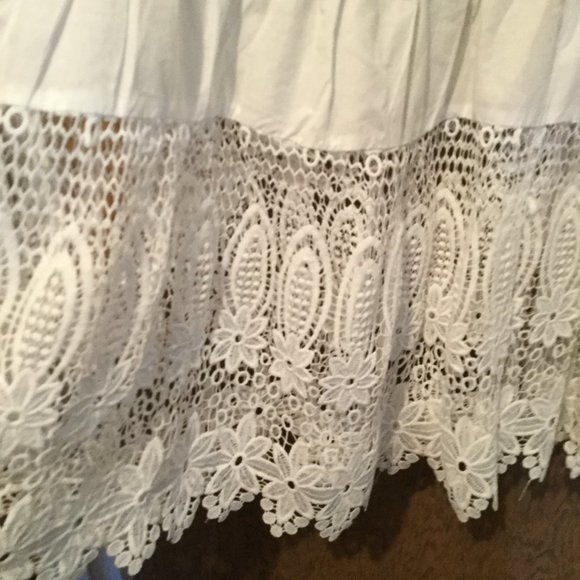 NWT Fashion Concepts lace floral white tunic - Picture 7 of 8